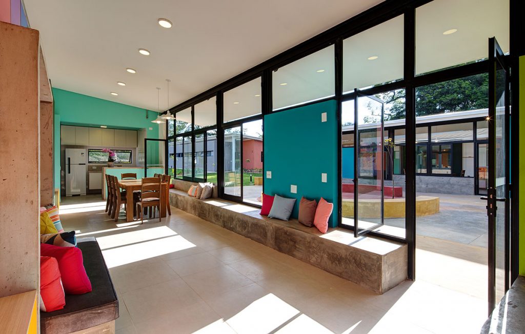 Casa Lar - Centro Educacional | ambiente familiar | ODVO arquitetura e urbanismo | Integração entre interno e externo