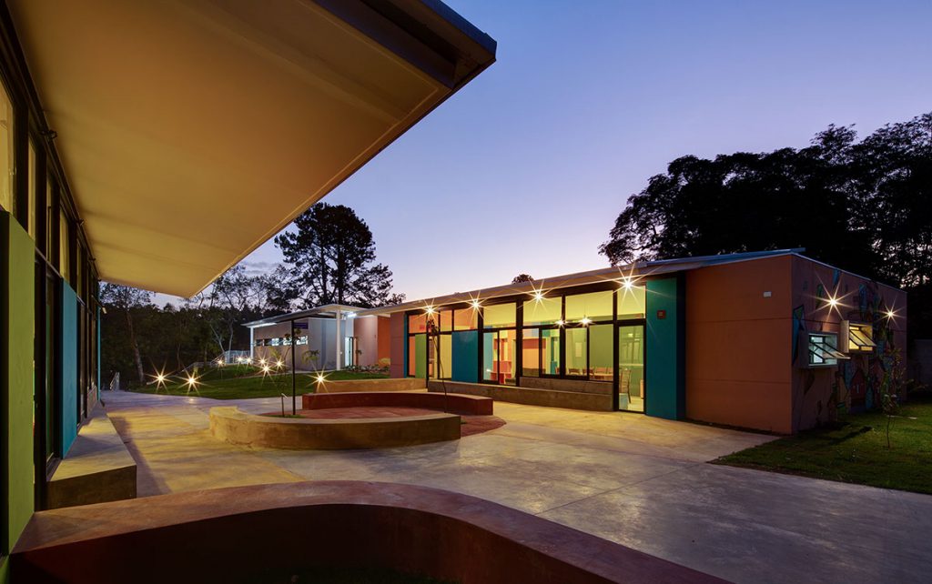 Casa Lar - Centro Educacional | ambiente familiar | ODVO arquitetura e urbanismo | Praça e convivência