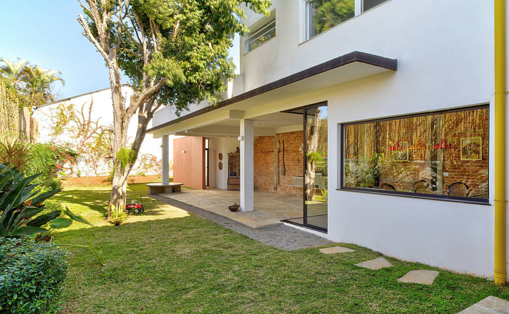 Casa Delfino | reforma de uma casa urbana | ODVO arquitetura | Integração com o jardim